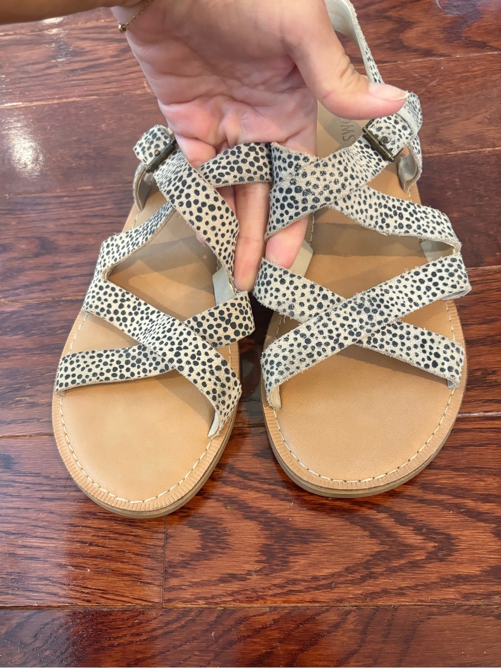 TOMS strappy ankle strap flat sandals black cream spotted animal print, size 7.5